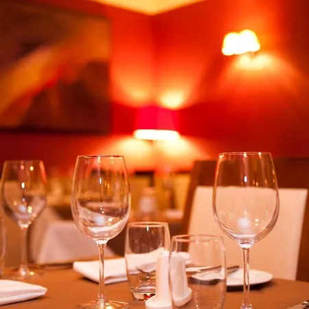 Powerscourt Arms *