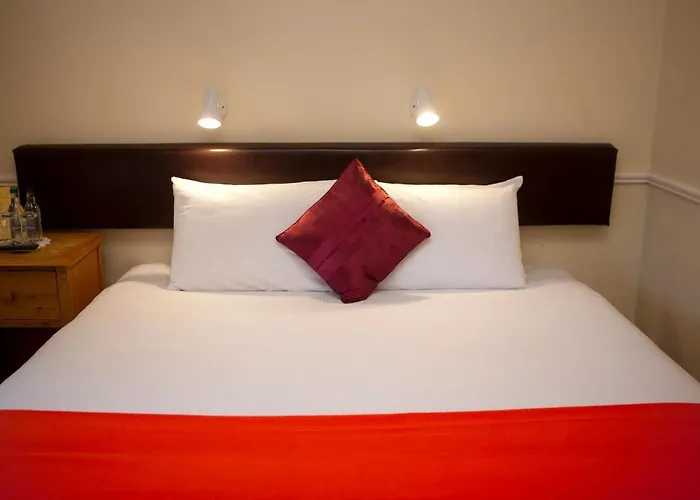 Powerscourt Arms * Enniskerry