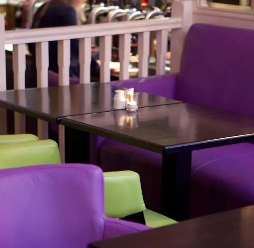 Powerscourt Arms Inn *